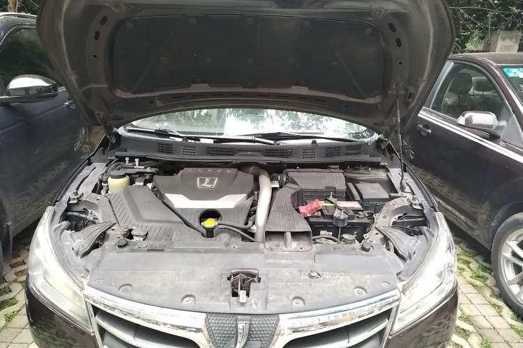 Used Luxgen 5 2014 Dance Limited Edition 1.8T Automatic Luxury Version Engine Bay