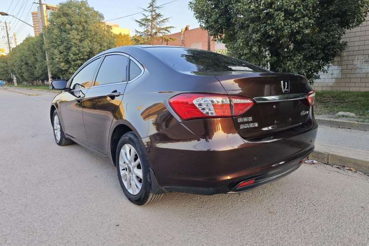 Used Luxgen 5 2014 Dance Limited Edition 1.8T Automatic Luxury Version Exterior 5