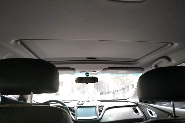 Used Luxgen 5 2014 Dance Limited Edition 1.8T Automatic Luxury Version Headliner