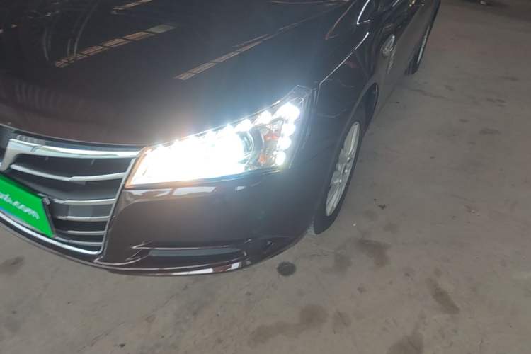 Used Luxgen 5 2014 Honor Navigation Edition 1.8T Automatic Luxury Model Left Front Headlight