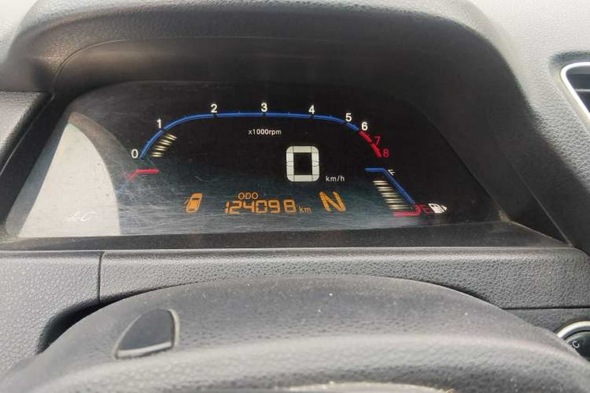 Used Luxgen 5 2014 Honor Navigation Edition 1.8T Automatic Luxury Model Odometer Close Up