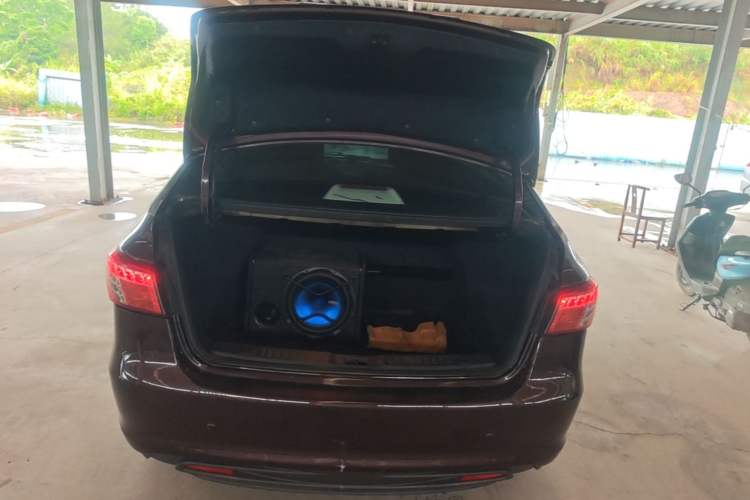 Used Luxgen 5 2014 Honor Navigation Edition 1.8T Automatic Luxury Model Trunk