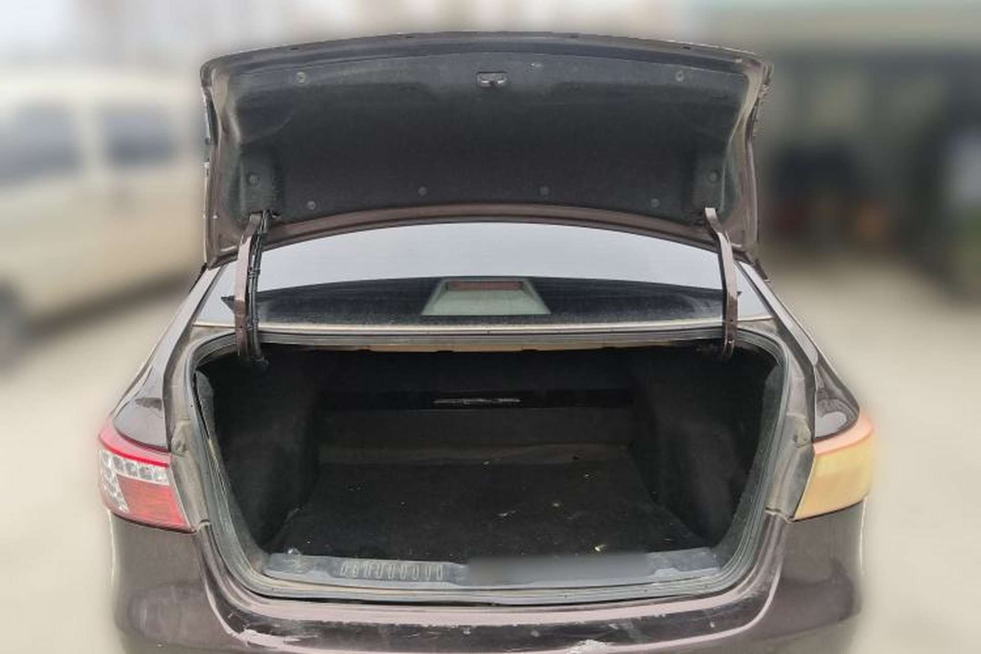 Used Luxgen 5 2014 Honor Navigation Edition 1.8T Automatic Luxury Model Trunk