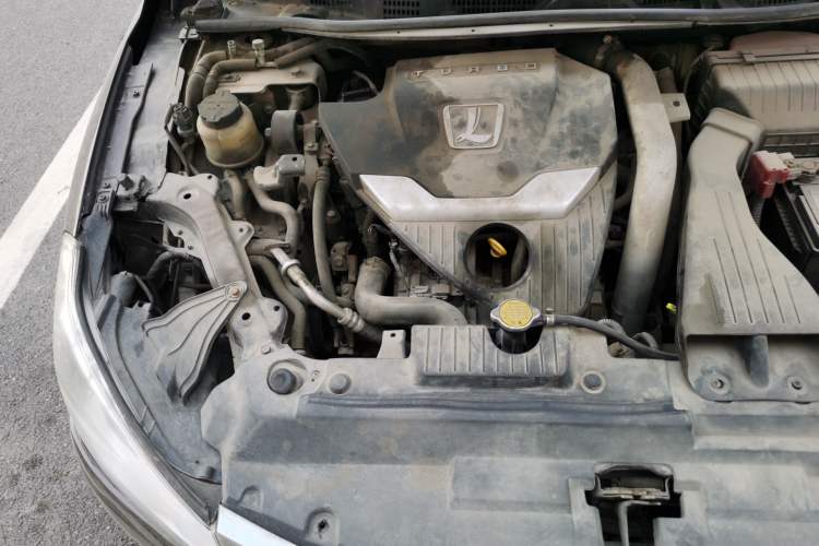 Used Luxgen 5 2014 Honor Navigation Edition 1.8T Automatic Luxury Model Engine Bay Right