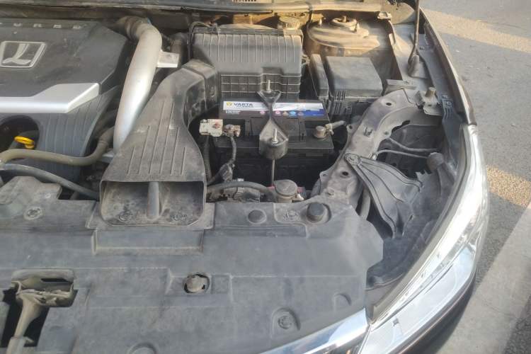 Used Luxgen 5 2014 Dance Limited Edition 1.8T Automatic Luxury Version Engine Bay Left