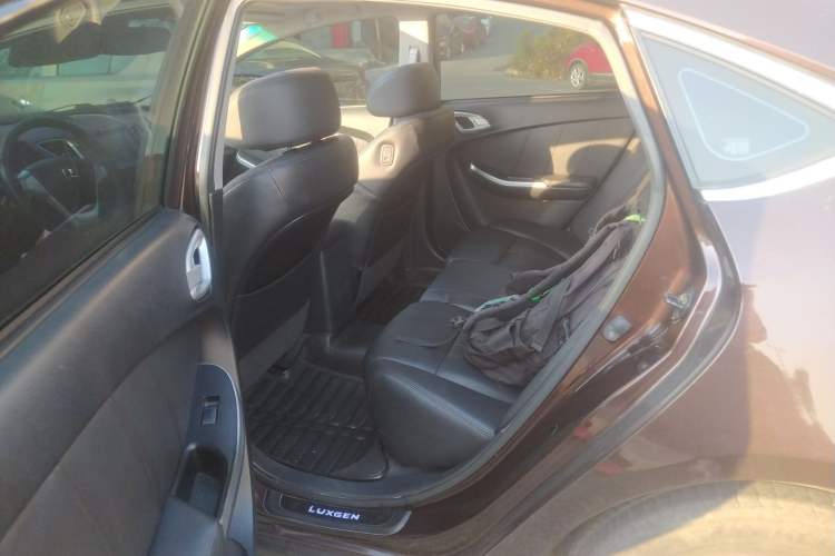 Used Luxgen 5 2014 Dance Limited Edition 1.8T Automatic Luxury Version Left Rear Seat