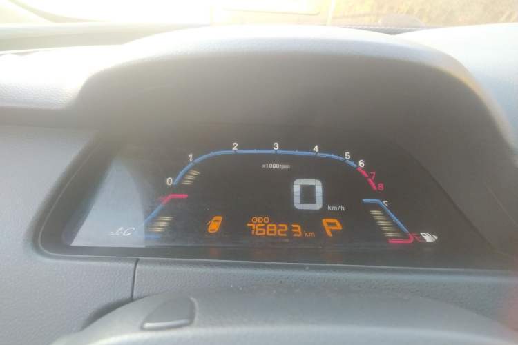 Used Luxgen 5 2014 Dance Limited Edition 1.8T Automatic Luxury Version Odometer Close Up