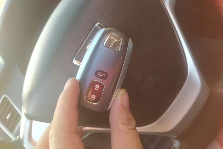 Used Luxgen 5 2014 Dance Limited Edition 1.8T Automatic Luxury Version Vehicle Key