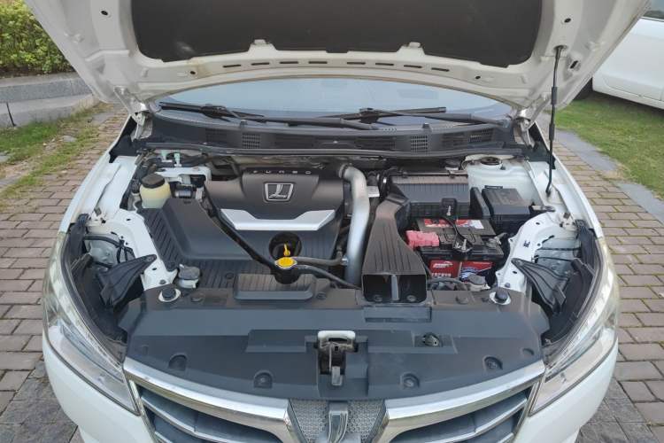 Used Luxgen 5 2014 Dance Limited Edition 1.8T Automatic Luxury Version Engine Bay
