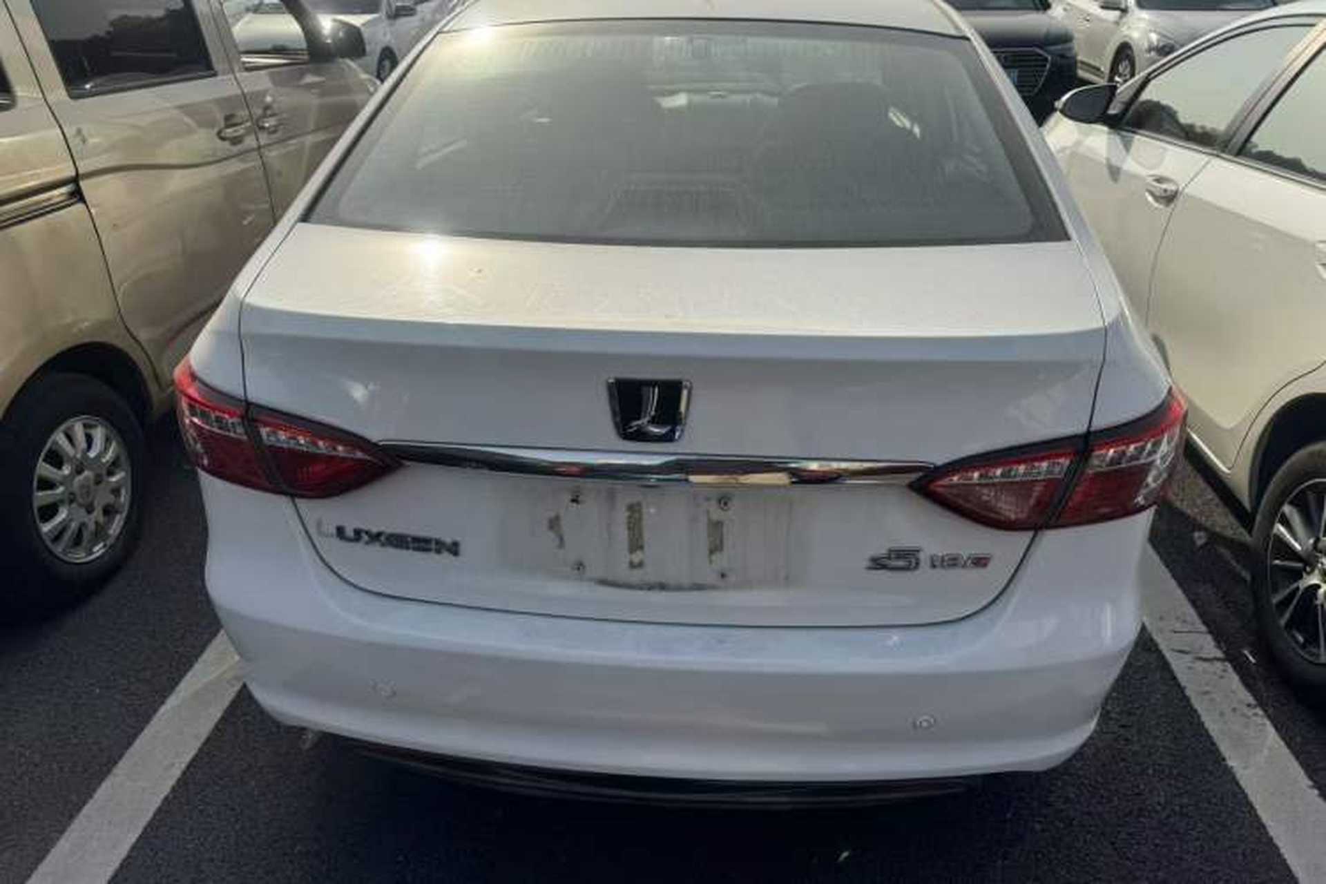 Used Luxgen 5 2014 Dance Limited Edition 1.8T Automatic Luxury Version Exterior 4