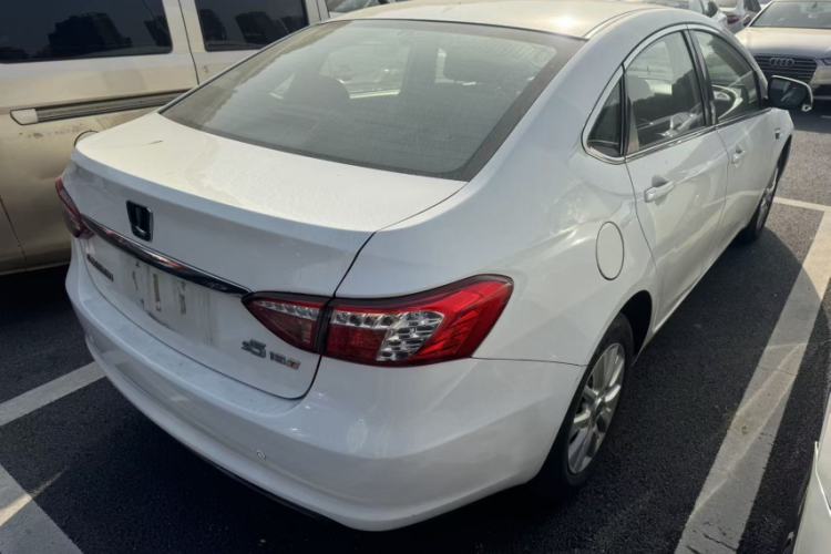 Used Luxgen 5 2014 Dance Limited Edition 1.8T Automatic Luxury Version Exterior 5