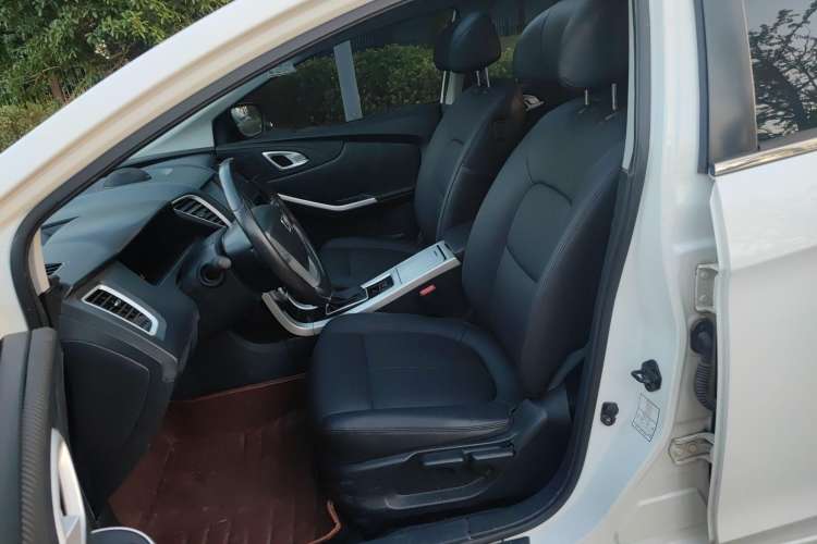 Used Luxgen 5 2014 Dance Limited Edition 1.8T Automatic Luxury Version Left Front Seat