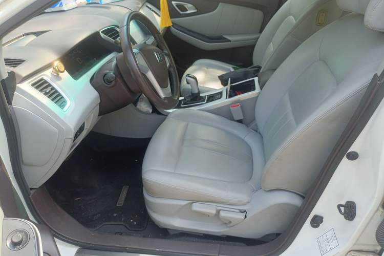 Used Luxgen 5 2014 Honor Navigation Edition 1.8T Automatic Luxury Model Left Front Seat