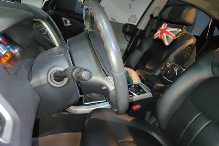 Used Luxgen 5 2014 Dance Limited Edition 1.8T Automatic Luxury Version Left Front Seat