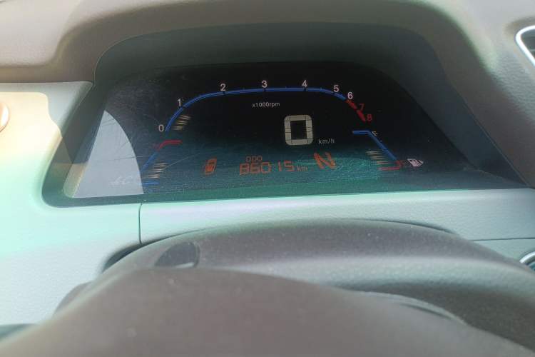 Used Luxgen 5 2014 Honor Navigation Edition 1.8T Automatic Luxury Model Odometer Close Up