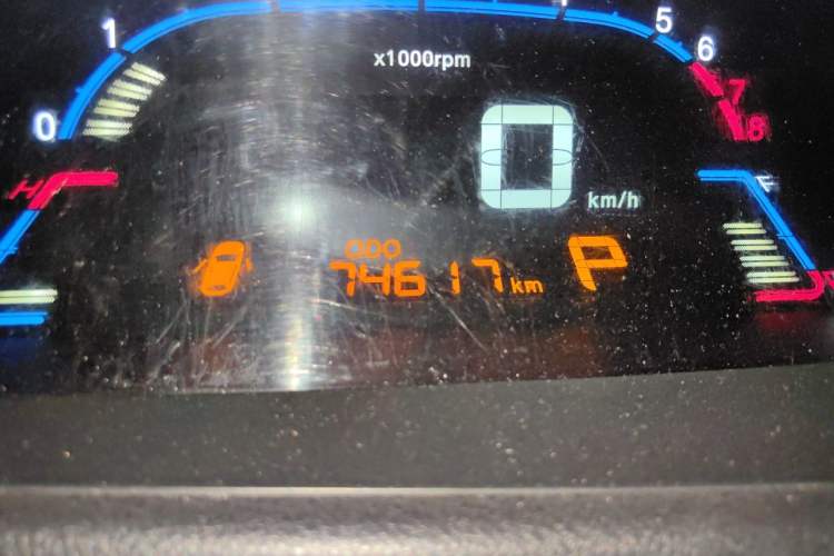 Used Luxgen 5 2014 Dance Limited Edition 1.8T Automatic Luxury Version Odometer Close Up