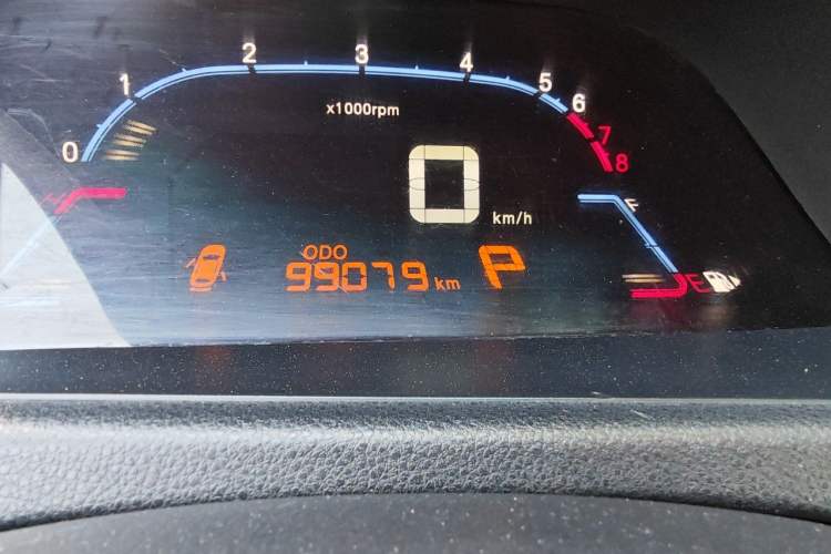 Used Luxgen 5 2014 Dance Limited Edition 1.8T Automatic Prestige Model Odometer Close Up