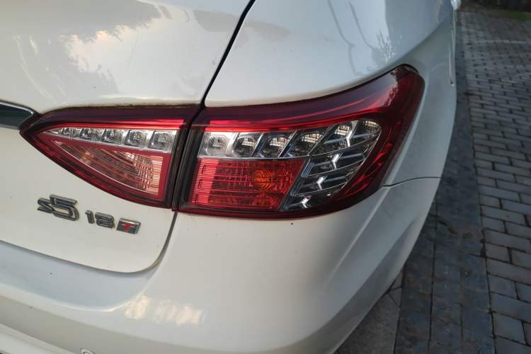 Used Luxgen 5 2014 Dance Limited Edition 1.8T Automatic Luxury Version Right Rear Taillight