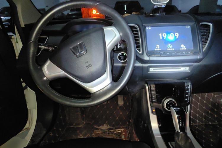 Used Luxgen 5 2014 Dance Limited Edition 1.8T Automatic Luxury Version Steering Wheel