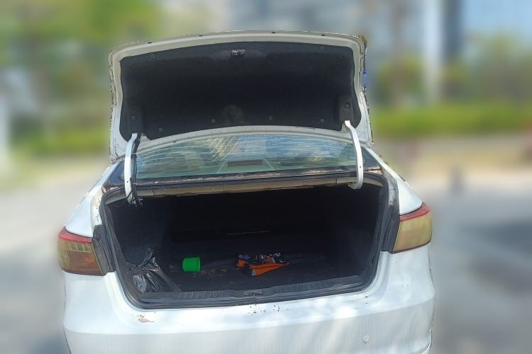 Used Luxgen 5 2014 Honor Navigation Edition 1.8T Automatic Luxury Model Trunk