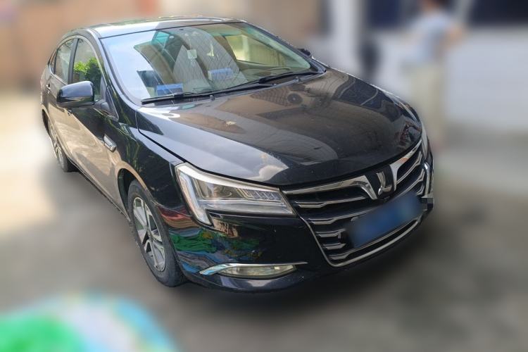 Used Luxgen 5 2015 1.8T Automatic ZhiZun Model Front Right 45 Deg