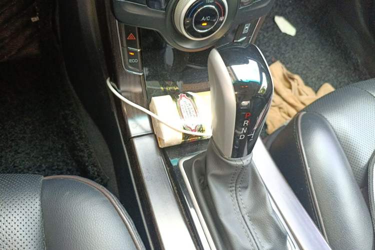 Used Luxgen 5 2015 1.8T Automatic ZhiZun Model Gear Lever