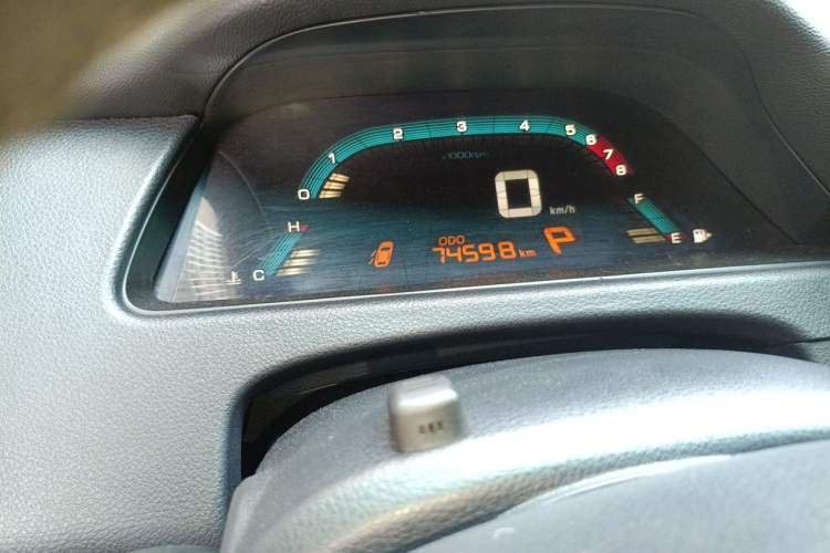 Used Luxgen 5 2015 1.8T Automatic ZhiZun Model Odometer Close Up