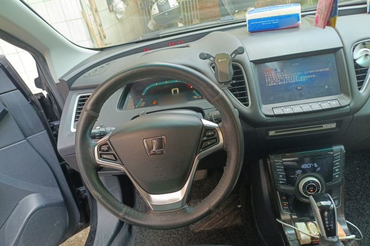 Used Luxgen 5 2015 1.8T Automatic ZhiZun Model Steering Wheel