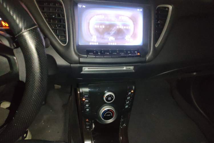 Used Luxgen 5 2015 1.8T Automatic Smart Model Audio And AC Panel