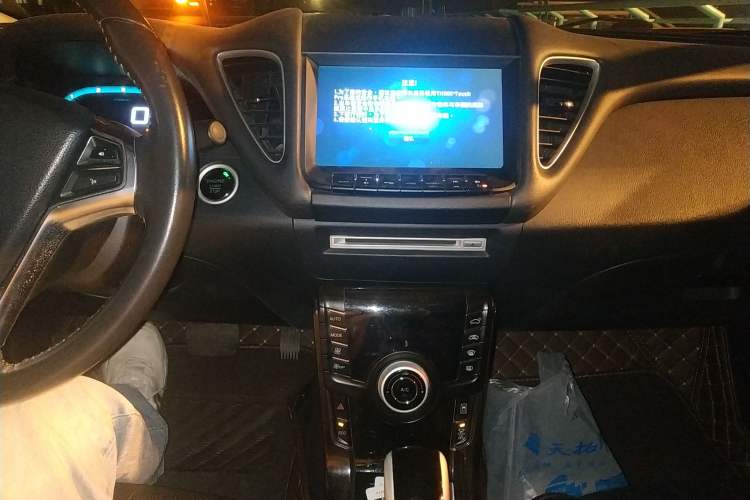 Used Luxgen 5 2015 1.8T Automatic Flagship Model Audio And AC Panel