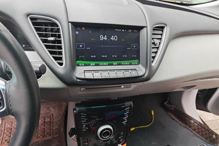 Used Luxgen 5 2015 1.8T Automatic ZhiZun Model Audio And AC Panel