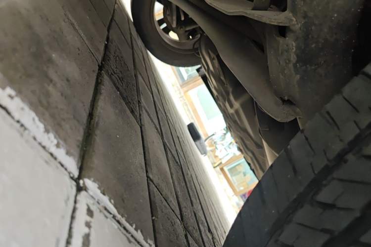 Used Luxgen 5 2015 1.8T Automatic ZhiZun Model Chassis Rear Left