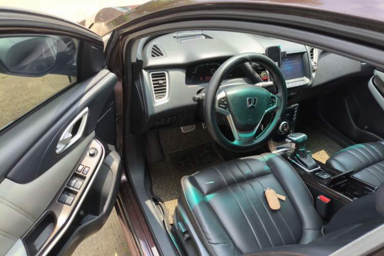 Used Luxgen 5 2015 1.8T Automatic Flagship Model Driver Seat