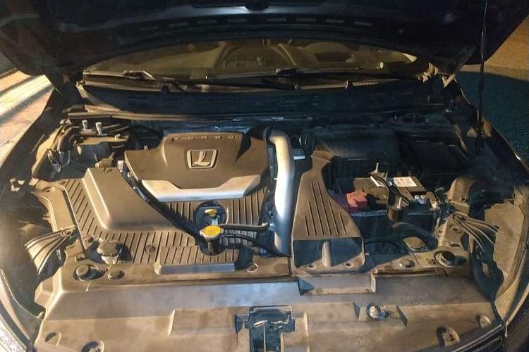 Used Luxgen 5 2015 1.8T Automatic Flagship Model Engine Bay