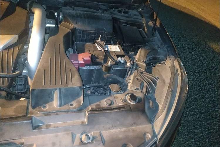 Used Luxgen 5 2015 1.8T Automatic Flagship Model Engine Bay Left