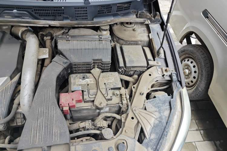 Used Luxgen 5 2015 1.8T Automatic ZhiZun Model Engine Bay Left