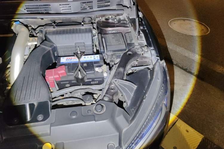 Used Luxgen 5 2015 1.8T Automatic ZhiZun Model Engine Bay Left