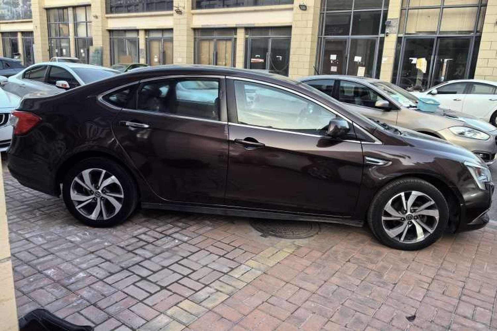 Used Luxgen 5 2015 1.8T Automatic Flagship Model Exterior 3