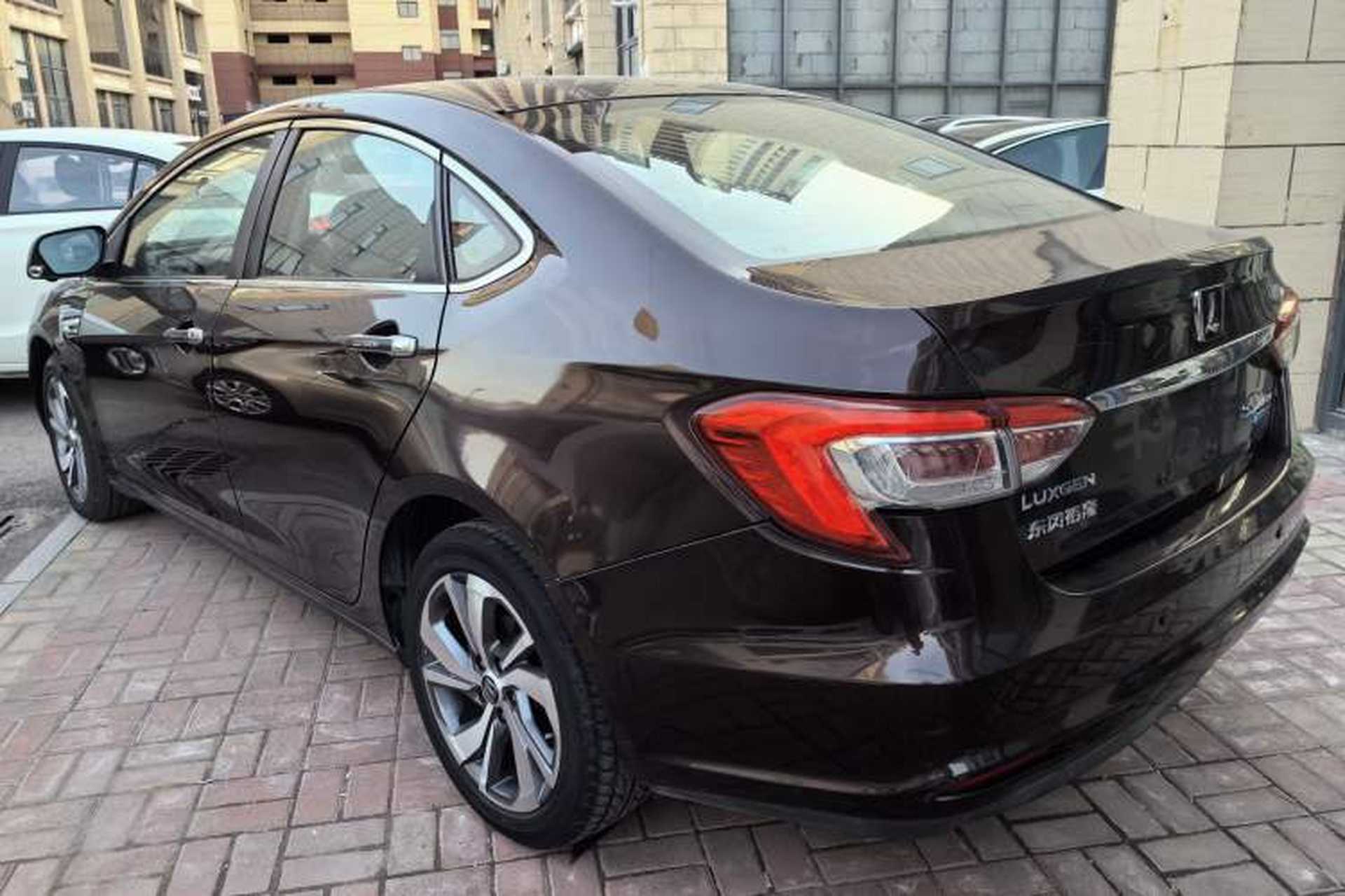 Used Luxgen 5 2015 1.8T Automatic Flagship Model Exterior 4