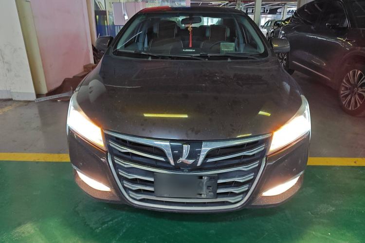 Used Luxgen 5 2015 1.8T Automatic ZhiZun Model Front