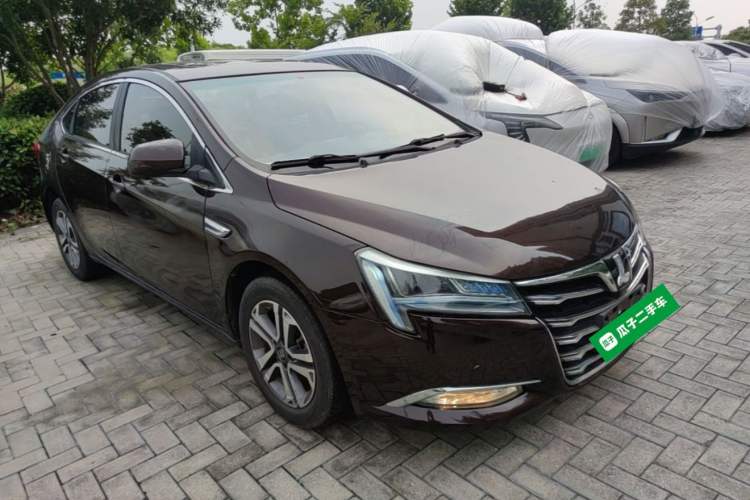 Used Luxgen 5 2015 1.8T Automatic ZhiZun Model Front Right 45 Deg