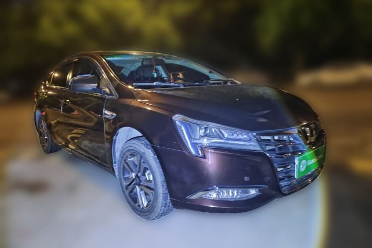 Used Luxgen 5 2015 1.8T Automatic ZhiZun Model Front Right 45 Deg