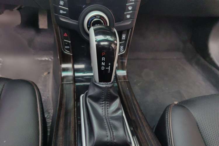 Used Luxgen 5 2015 1.8T Automatic Flagship Model Gear Lever