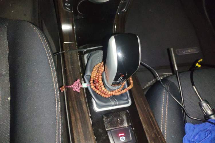 Used Luxgen 5 2015 1.8T Automatic Smart Model Gear Lever