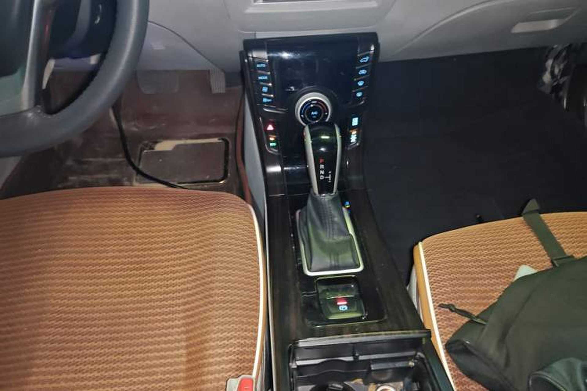 Used Luxgen 5 2015 1.8T Automatic ZhiZun Model Gear Lever