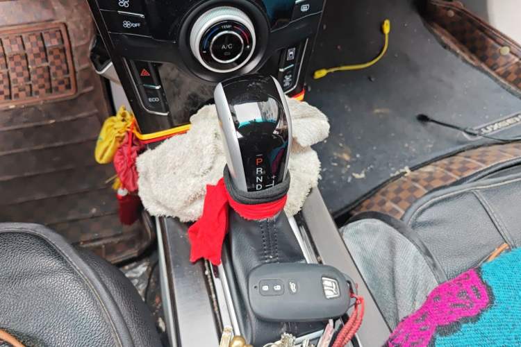 Used Luxgen 5 2015 1.8T Automatic ZhiZun Model Gear Lever