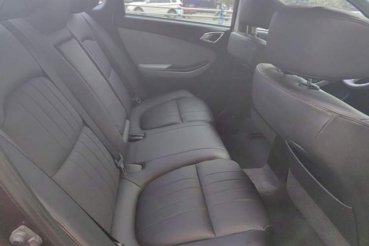 Used Luxgen 5 2015 1.8T Automatic Flagship Model Interior 1