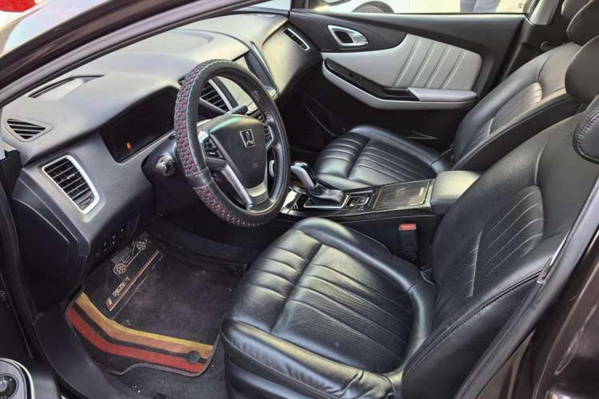 Used Luxgen 5 2015 1.8T Automatic Flagship Model Interior 1
