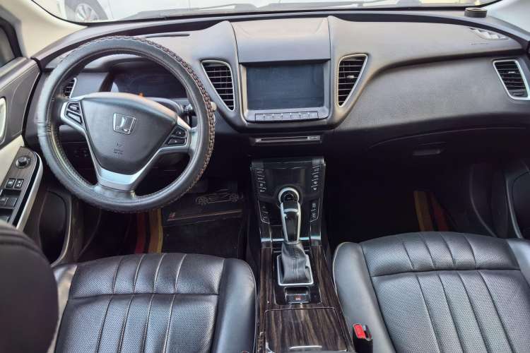 Used Luxgen 5 2015 1.8T Automatic Flagship Model Interior 3