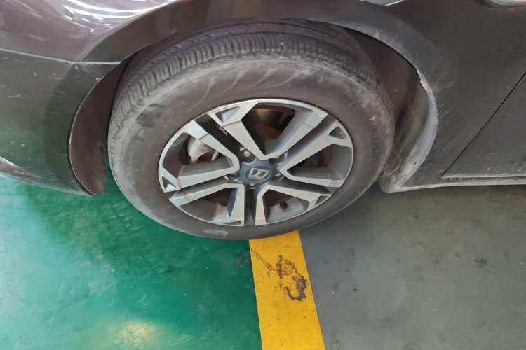 Used Luxgen 5 2015 1.8T Automatic ZhiZun Model Left Front Wheel Hub